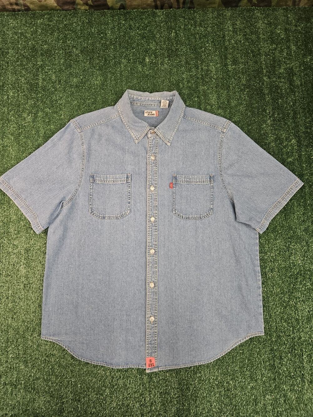 Levi's Red Tab Denim Shirt Short Sleeve Button Up Light Wash Men XL Classic Jean